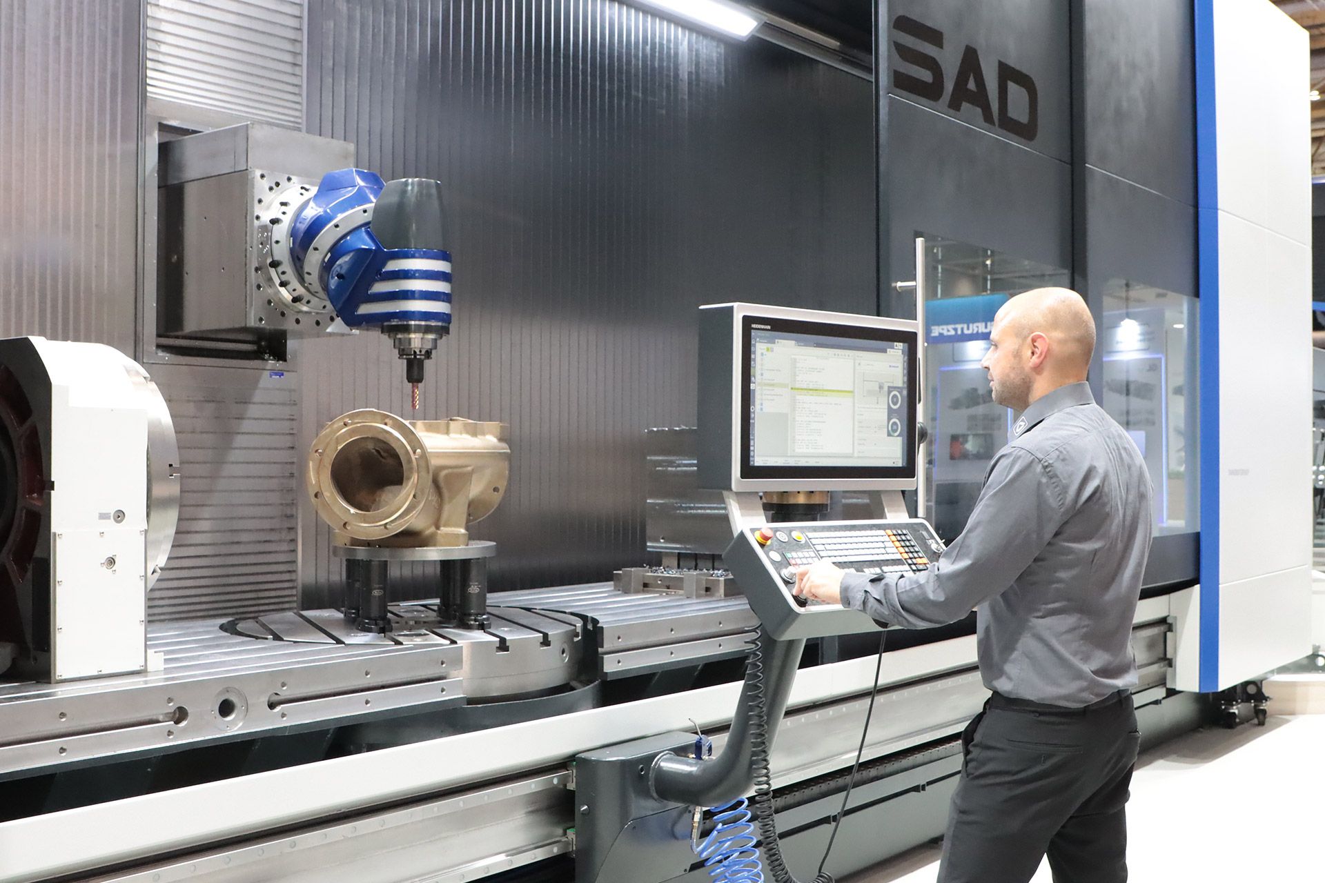 Soraluce offers an extensive portfolio encompassing milling machines, boring machines, vertical lathes, multifunctional solutions, and automated systems and production lines